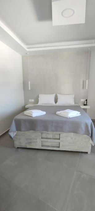 V&n Santorini Holiday home *