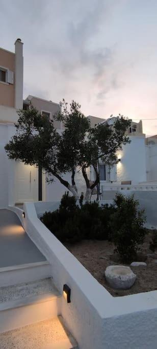 V&n Santorini * Fira (Santorini)