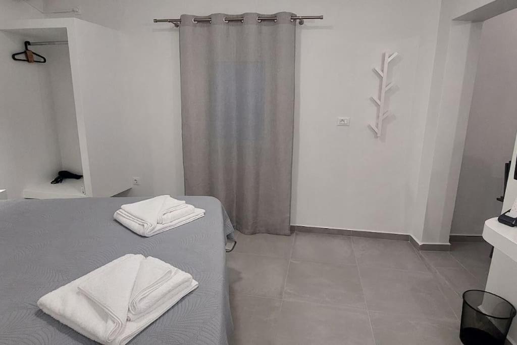 V&n Santorini Ferienhaus Fira (Santorini)